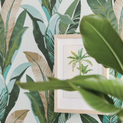 A palm leaf design wallcovering | 5352 64W8411